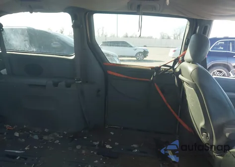 2004 Chrysler Town & Country Touring z USA, uszkodzony, nr VIN 2C8GP54L74R618552